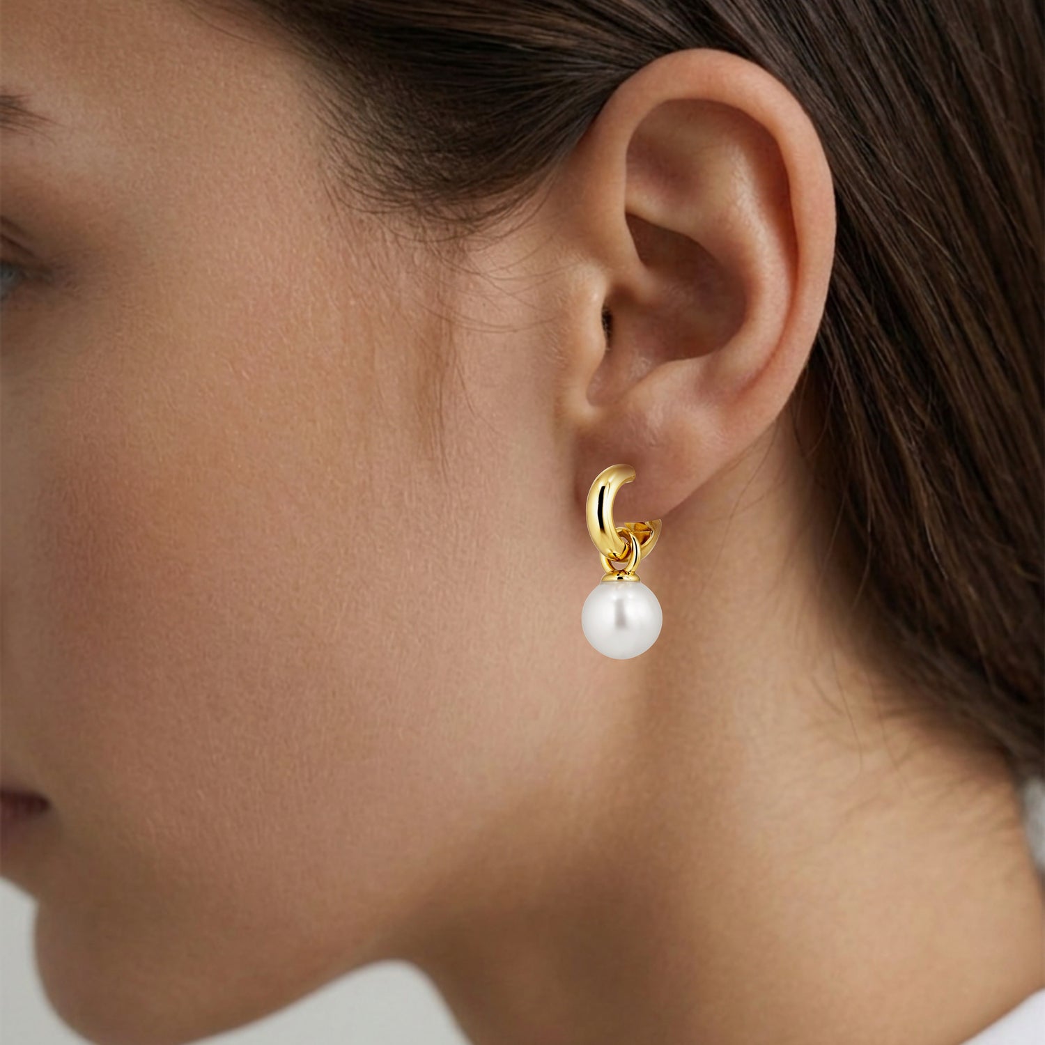 Lona SG White Pearl Earrings