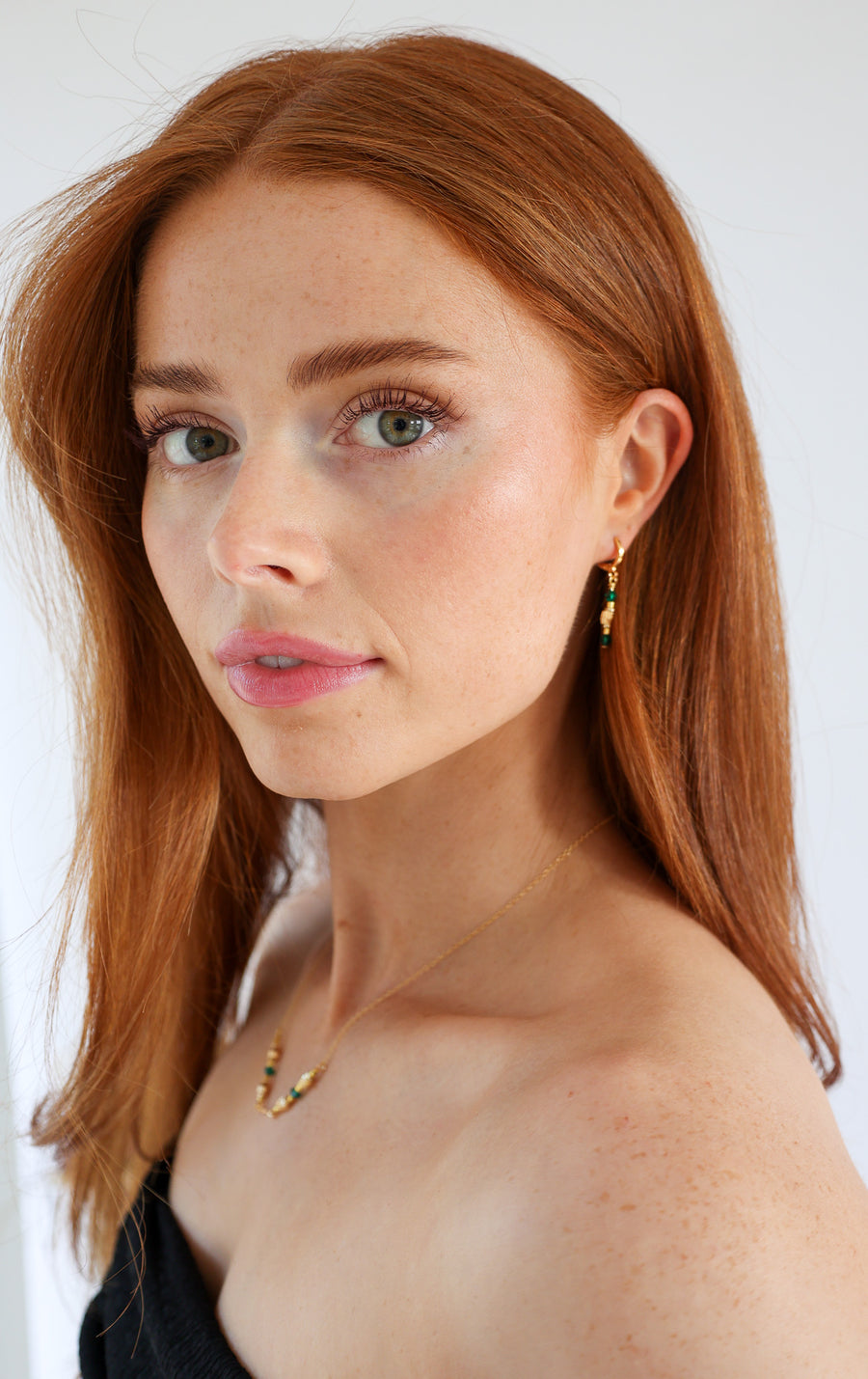 Amara Petite Earringss - Emerald Short