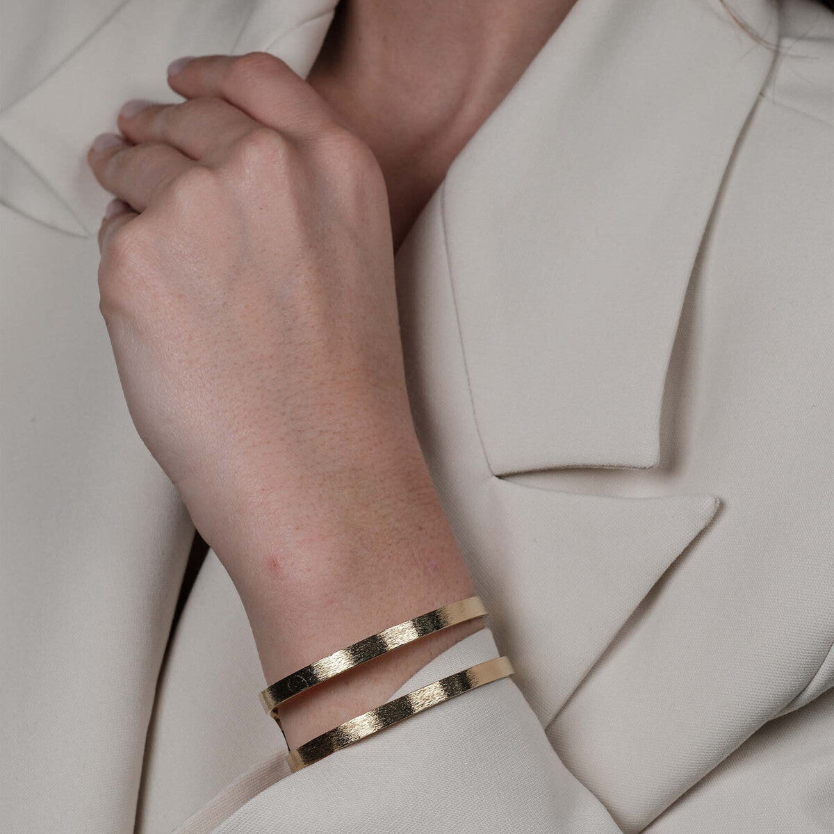 Loquet Rigid Gold Bracelet