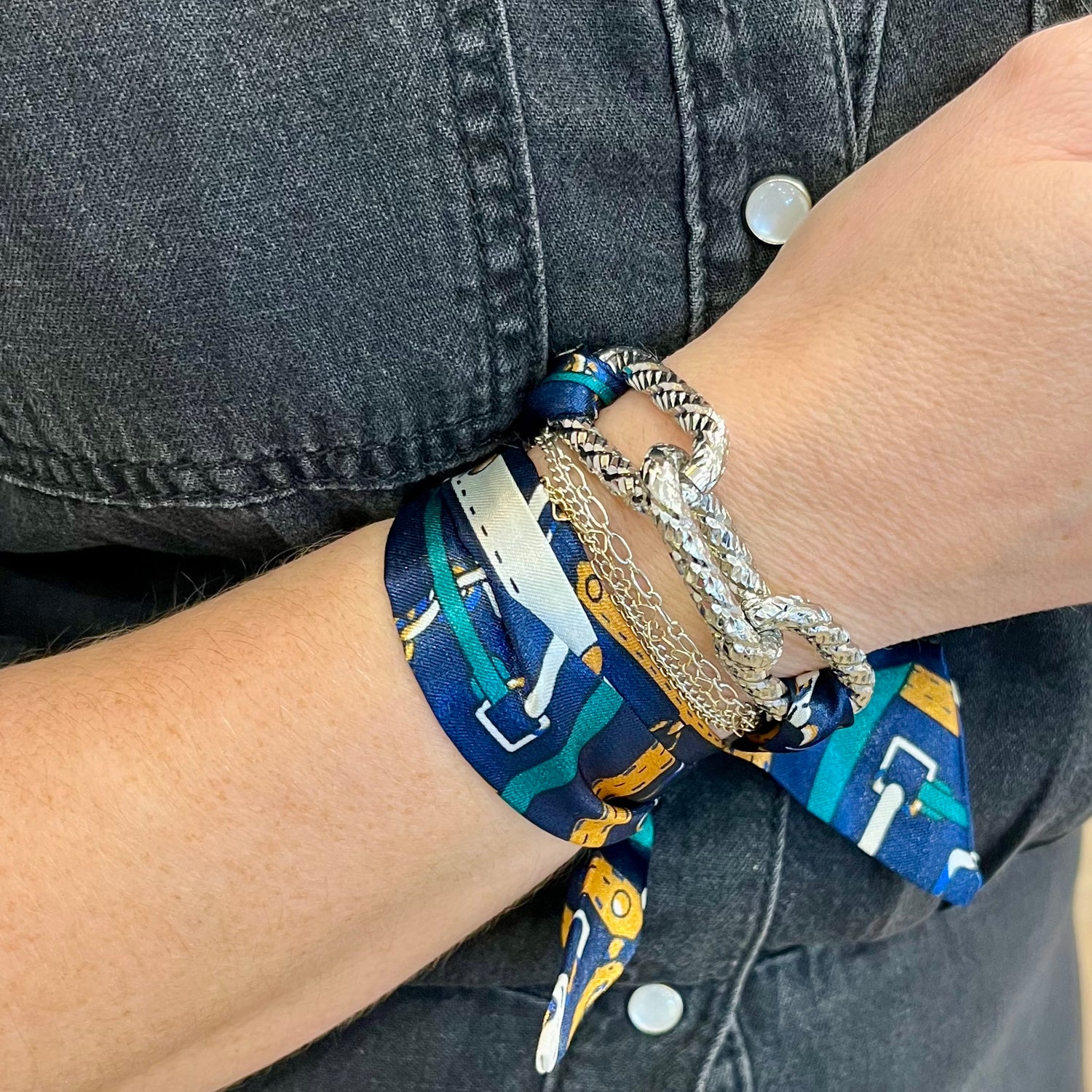 La Dolce Vita Ribbon with chain (Navy, green pattern with silver chain)