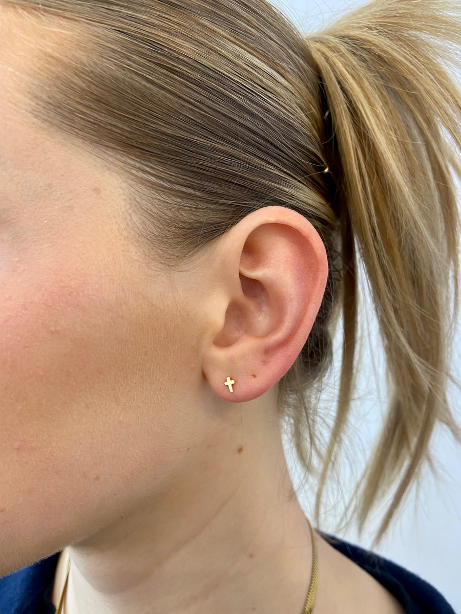 9ct gold ear piercing studs 2025
