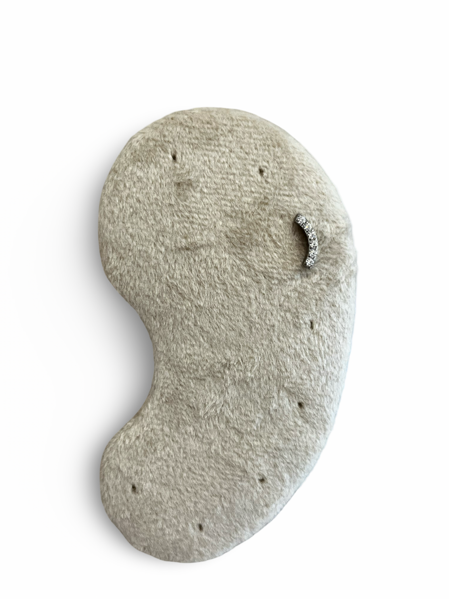 Pàve curved cluster helix piercing