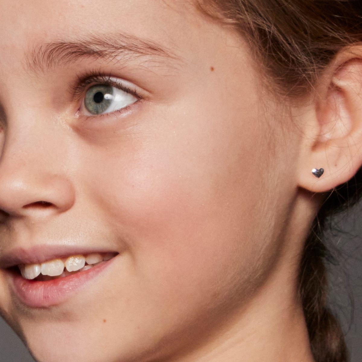 Phoebe Plain Small Heart Stud Earrings