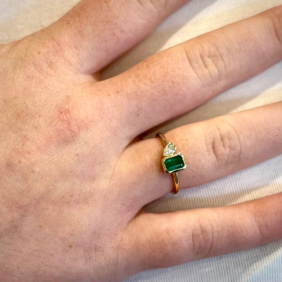 Modern Emerald and Diamond Minimalist Ring