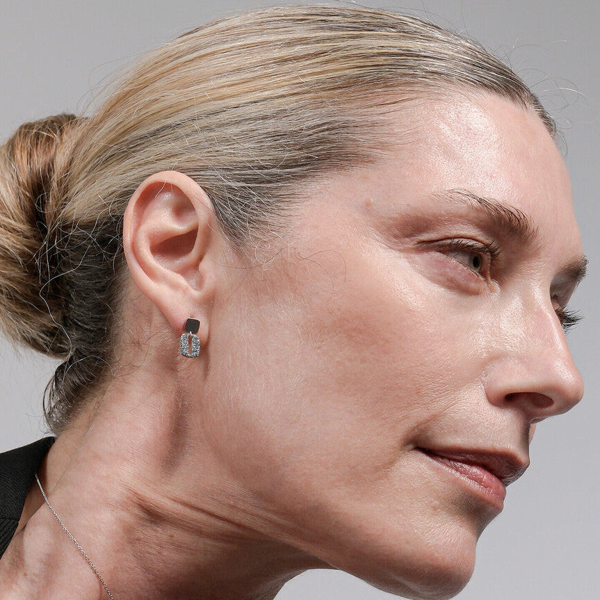 Loquet Earrings With Diamond Dust