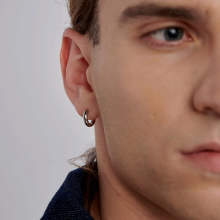 Nemesi Single Silver Hoop