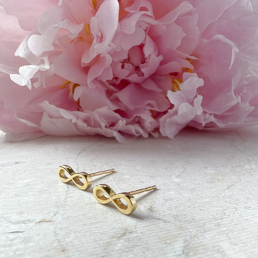 Infinity symbol stud earrings 